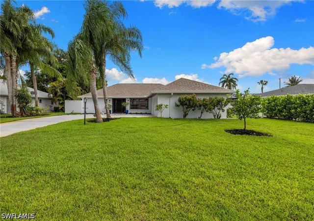 3rd image of 433 Golfview, Naples, FL 34110 | MLS# 226026220