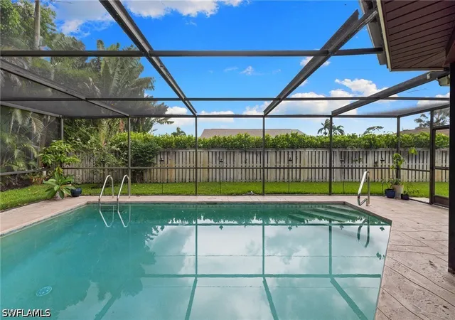 5th image of 433 Golfview, Naples, FL 34110 | MLS# 226026220