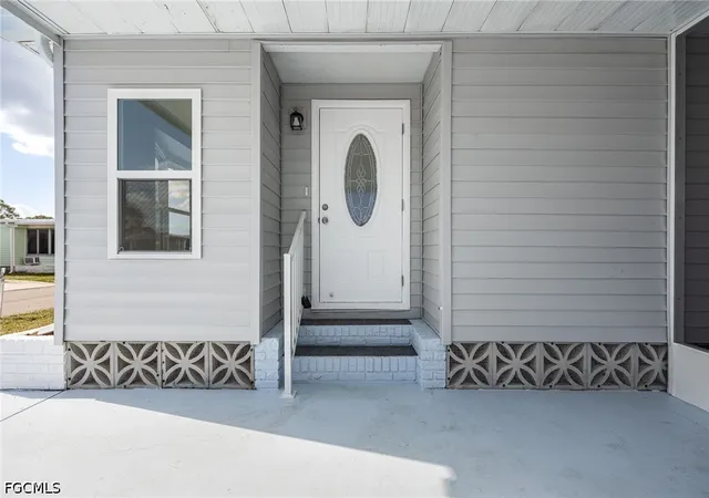 3rd image of 479 Nicklaus Blvd, North Fort Myers, FL 33903 | MLS# 2026030340