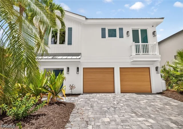 Photo 3 of Single family home for sale at 11516 Andy Rosse Ln, Captiva, FL 33924 | MLS# 2026030368 | Listing updated on 2026-08-04
