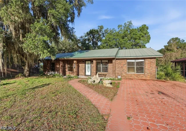 2nd image of 420 Grant St, Labelle, FL 33935 | MLS# 2026030400