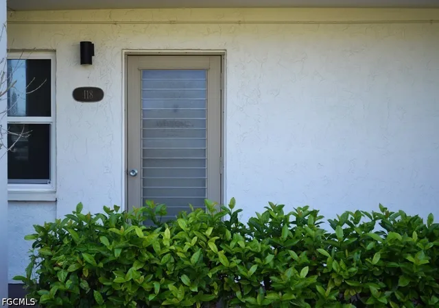 Listing Photo 3 - Condo for sale in building located at 1624 Pine Vly Dr, Fort Myers, FL 33907 - Unit #118