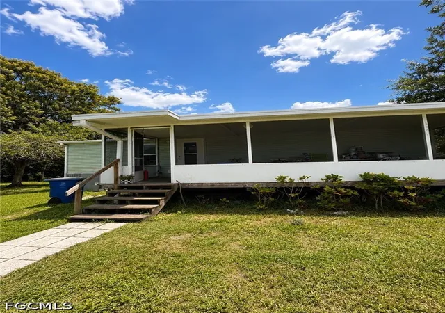4th image of 19450 Donna Dr, North Fort Myers, FL 33917 | MLS# 2026030536