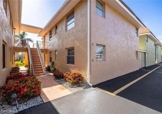 1st image of 1400 Pompei Ln, Naples, FL 34103