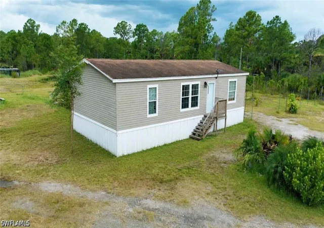 1st image of 612 Hunting Club Ave, Clewiston, FL 33440 | MLS# 226026446