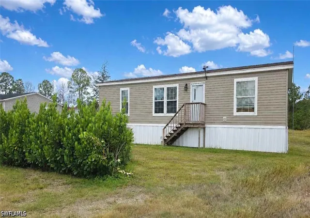 3rd image of 612 Hunting Club Ave, Clewiston, FL 33440 | MLS# 226026446