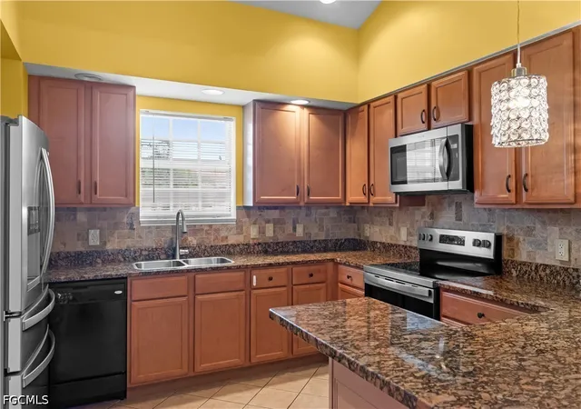 Listing Photo 5 - Condo for sale in building located at 10046 Via Colomba Cir, FORT MYERS, FL 33966 - Unit #203