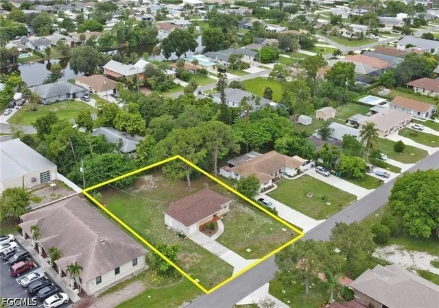 Photo 2 of Single family home for sale at 870 109th Avenue N, Naples, FL 34108 | MLS# 2026030746 | Listing updated on 2026-07-26