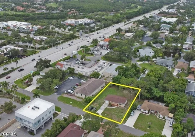 Photo 3 of Single family home for sale at 870 109th Avenue N, Naples, FL 34108 | MLS# 2026030746 | Listing updated on 2026-07-26