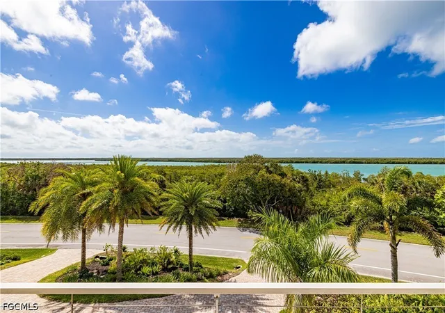 Photo 3 of Single family home for sale at 1247 Blue Hl Crk Dr, Marco Island, FL 34145 | MLS# 2026030763 | Listing updated on 2026-07-27