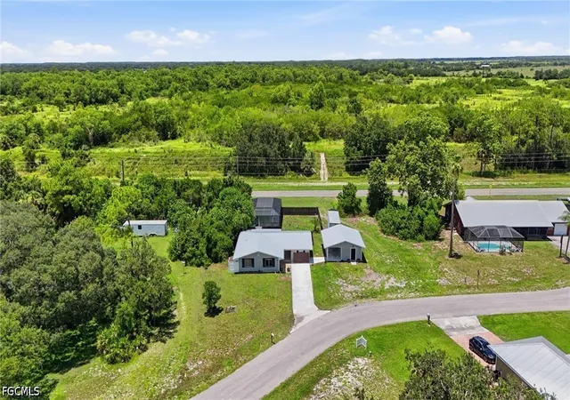 3rd image of 865 Quail Run, La Belle, FL 33935 | MLS# 2026030800