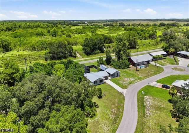 5th image of 865 Quail Run, La Belle, FL 33935 | MLS# 2026030800