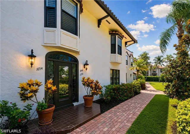 5th image of 1050 6th St S, Naples, FL 34102