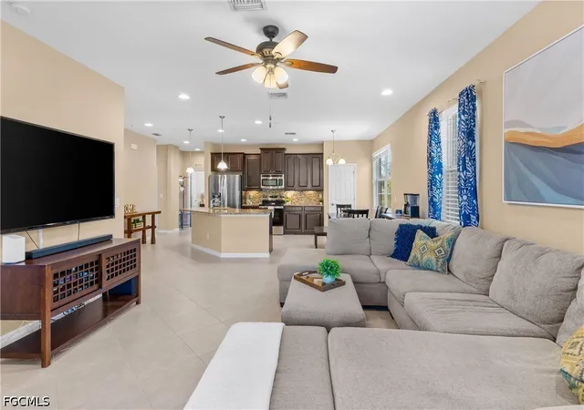 Listing Photo 4 - Condo for sale in building located at 5790 Harbour Clb Rd, FORT MYERS, FL 33919 - Unit #201