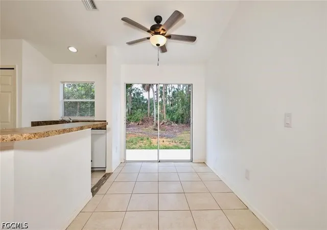 Listing Photo 4 - Condo for sale in building located at 3825/3827 Hollycrest St, Fort Myers, FL 33905