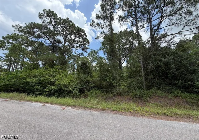 8th image of 1504 Dixie Ave, Lehigh Acres, FL 33972 | MLS# 2026031027