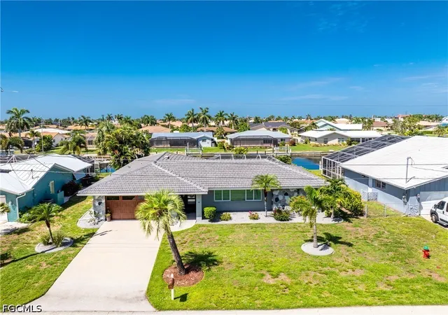 Photo 1 of Single family home for sale at 321 Capri Isles Ct, Punta Gorda, FL 33950 | MLS# 2026031062 | Listing updated on 2026-07-21