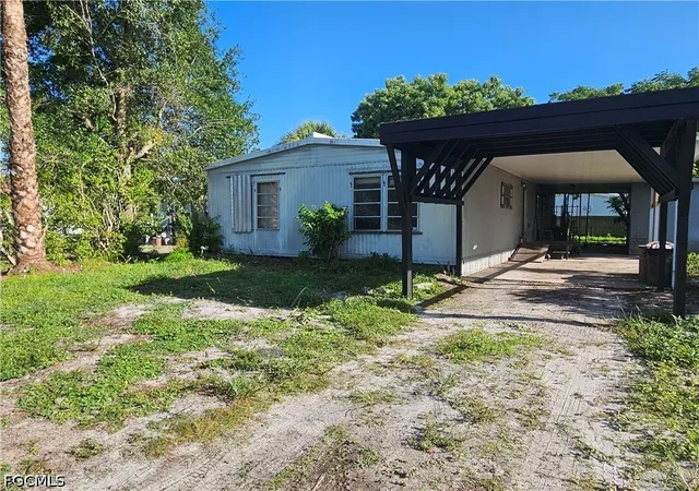 2nd image of 18210 Deuce Rd, North Fort Myers, FL 33917 | MLS# 2026031132