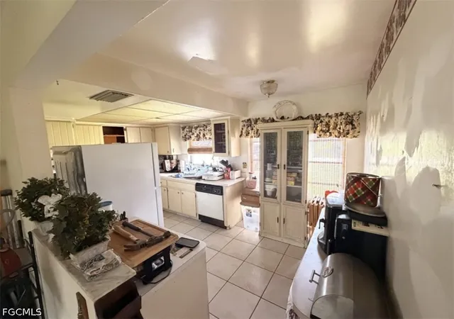 3rd image of 1510 Se 42Nd St, Cape Coral, FL 33904 | MLS# 2026031133