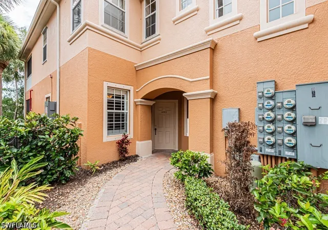 Listing Photo 4 - Condo for sale in building located at 9641 Spanish Moss Wy, Bonita Springs, FL 34135 - Unit #4011