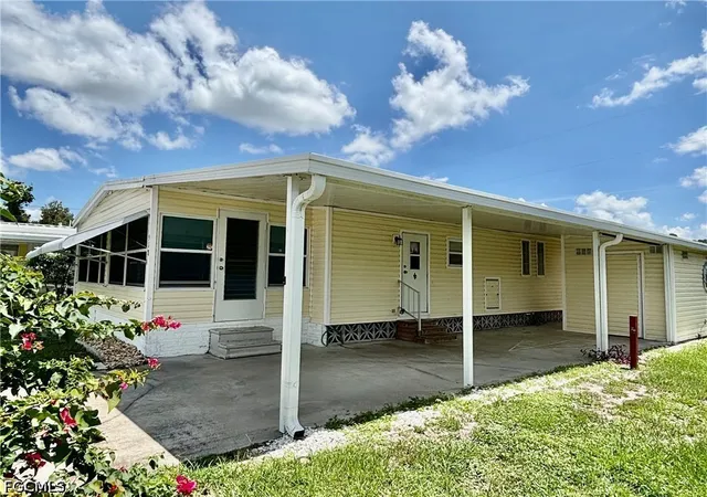 2nd image of 518 Pine Tree Ct, North Fort Myers, FL 33917 | MLS# 2026031143