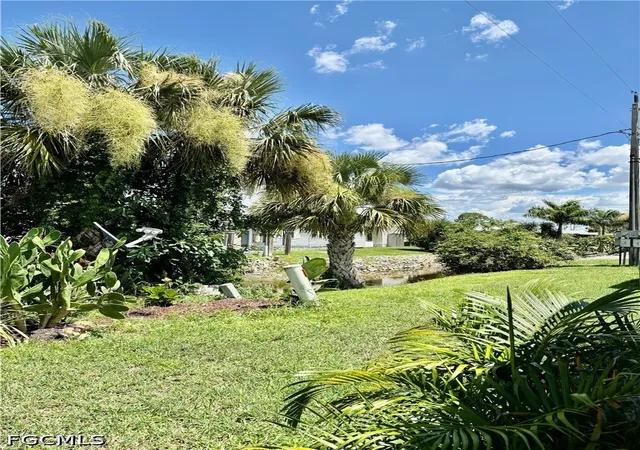 3rd image of 518 Pine Tree Ct, North Fort Myers, FL 33917 | MLS# 2026031143