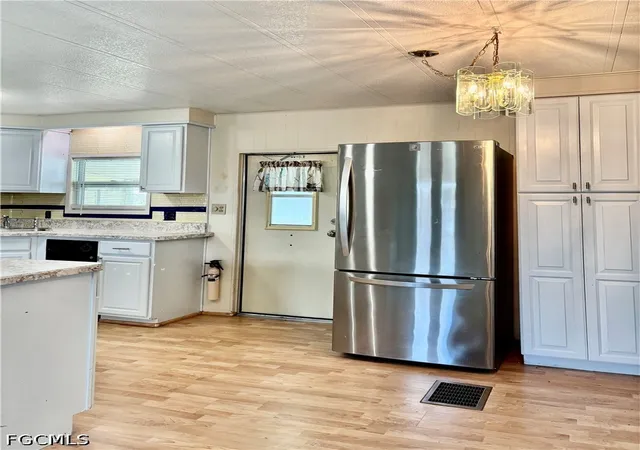 5th image of 518 Pine Tree Ct, North Fort Myers, FL 33917 | MLS# 2026031143