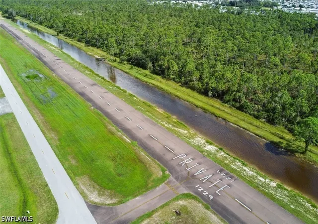 3rd image of 18683 Baseleg Ave, North Fort Myers, FL 33917 | MLS# 226026871