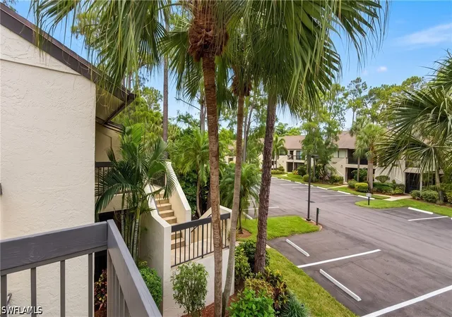 Listing Photo 3 - Condo for sale in building located at 1826 Kings Lake Blvd, Naples, FL 34112 - Unit #203