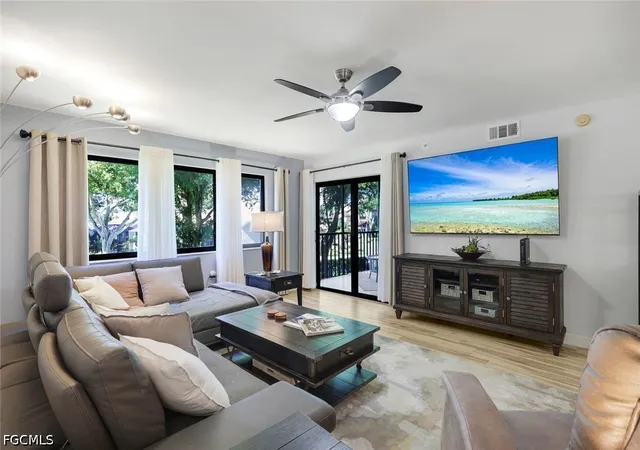 Listing Photo 5 - Condo for sale in building located at 9901 Sunset Cvs Ln, Fort Myers, FL 33919 - Unit #222