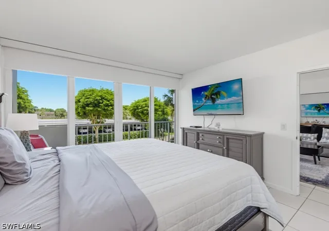 2nd image of 140 Seaview Ct, Marco Island, FL 34145