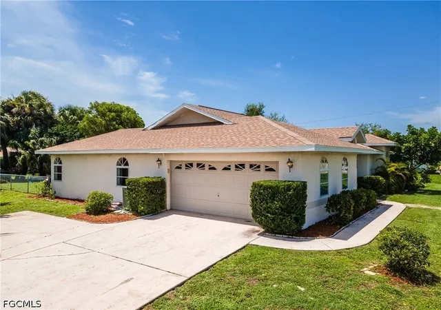Photo 2 of Single family home for sale at 3606 Country Clb Blvd, Cape Coral, FL 33904 | MLS# 2026031391 | Listing updated on 2026-07-23