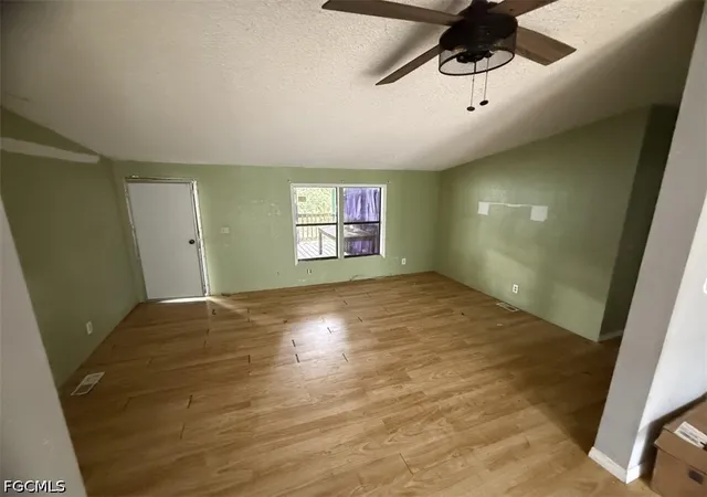 13th image of 600 Bridle Wy, Labelle, FL 33935 | MLS# 2026031410
