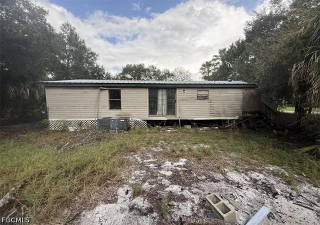 2nd image of 600 Bridle Wy, Labelle, FL 33935 | MLS# 2026031410