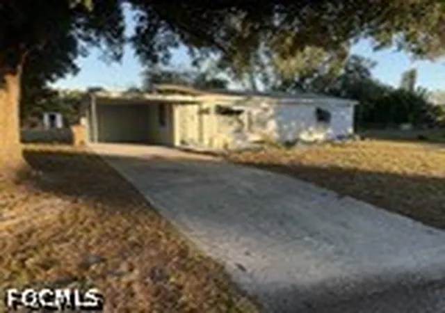 Photo 1 of Single family home for sale at 1129 Cherokee Ave, Lehigh Acres, FL 33936 | MLS# 2026031442 | Listing updated on 2026-08-28