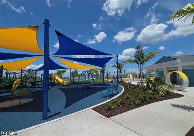 2nd image of 4235 Se 20Th Pl, Cape Coral, FL 33904