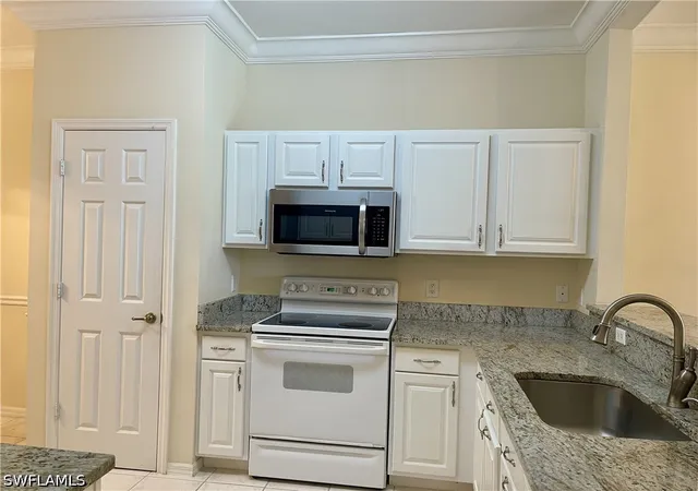 4th image of 3965 Bishopwood Ct E, Naples, FL 34114