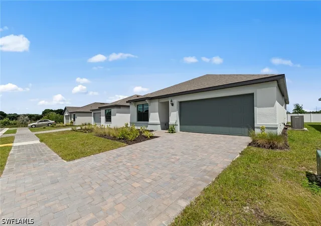 3rd image of 1005 Caloosa Breeze Dr, Labelle, FL 33935 | MLS# 226027136