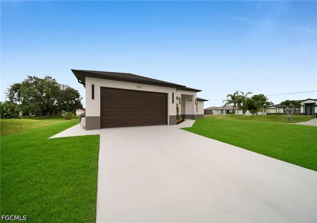 Photo 3 of Single family home for sale at 810 Carlfield Ave, Lehigh Acres, FL 33971 | MLS# 2026031497 | Listing updated on 2026-08-31
