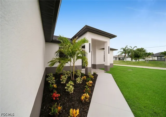 Photo 4 of Single family home for sale at 810 Carlfield Ave, Lehigh Acres, FL 33971 | MLS# 2026031497 | Listing updated on 2026-08-31