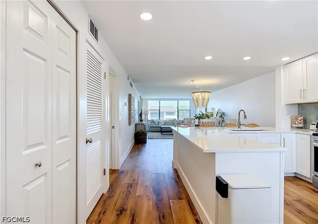 4th image of 979 E Gulf Dr #D433, Sanibel, FL 33957 | MLS# 2026031556