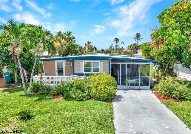 Manufactured home for sale at 522 Menton Ln, Naples, FL 34112 | MLS# 226024646