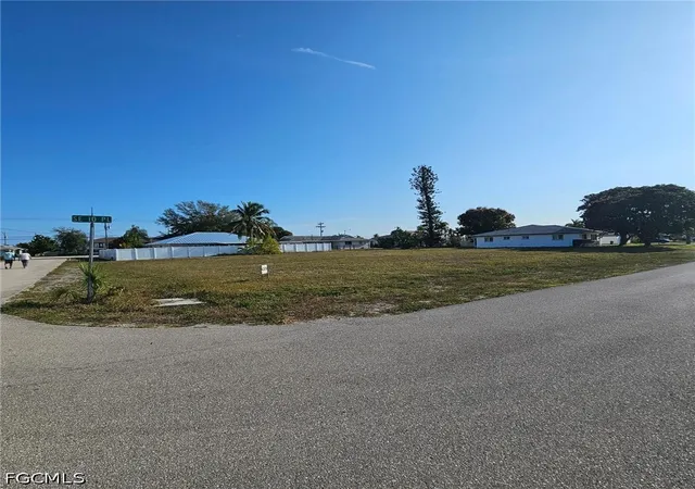Photo 4 of Land for sale at 3807 SE 10th Place, Cape Coral, FL 33904 | MLS# 2026031582 | Listing updated on 2026-07-24