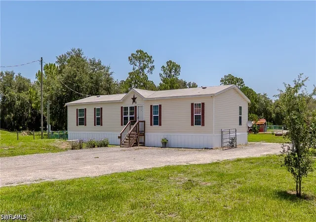 4th image of 585 S Lindero St, Clewiston, FL 33440 | MLS# 226027072