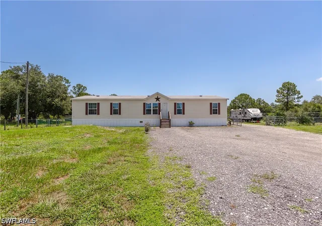 5th image of 585 S Lindero St, Clewiston, FL 33440 | MLS# 226027072