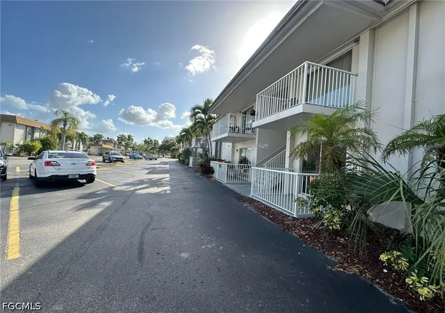 5th image of 1830 Maravilla Ave #713, Fort Myers, FL 33901 | MLS# 2026031654
