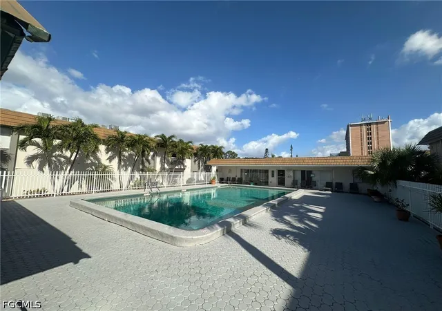 3rd image of 1830 Maravilla Ave, Fort Myers, FL 33901