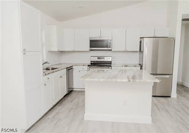 Photo 3 of Single family home for sale at 7031 Waldo Cir, Labelle, FL 33935 | MLS# 2026031683 | Listing updated on 2026-08-05