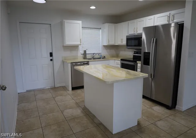 Photo 2 of Townhouse for sale at 5172 Leeds Rd, Fort Myers, FL 33907 | MLS# 226027258 | Listing updated on 2026-08-01