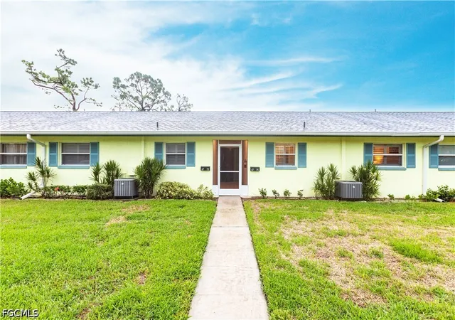 Photo 2 of Condo for sale at 6775 Lake Mcgregor Cir, Fort Myers, FL 33919 | MLS# 2026031702 | Listing updated on 2026-07-25
